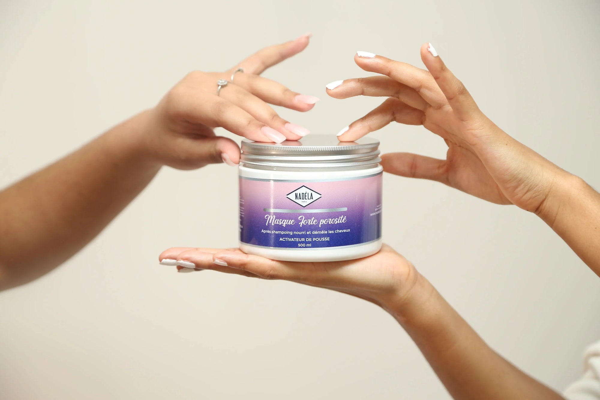 Soin cheveux à forte porosité. pppp (Copie) NADELA PARIS